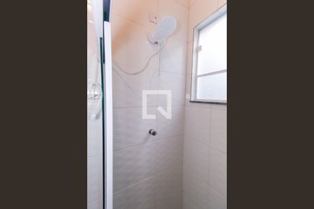 Banheiro de casa de condomínio para alugar com 1 quarto, 38m² em Chácara Mafalda, São Paulo