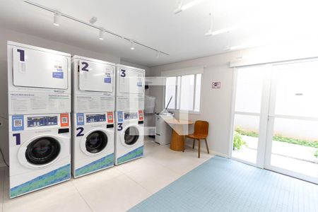 Apartamento à venda com 32m², 2 quartos e sem vagaÁrea comum