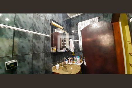 Casa à venda com 241m², 3 quartos e 2 vagasBanheiro da Suíte