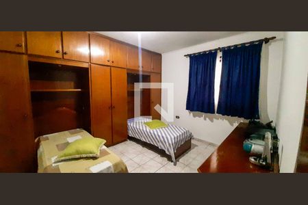 Casa à venda com 241m², 3 quartos e 2 vagasQuarto 2