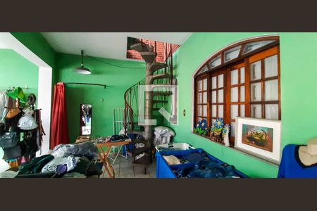 Casa à venda com 241m², 3 quartos e 2 vagasAcesso ao Espaço Gourmet