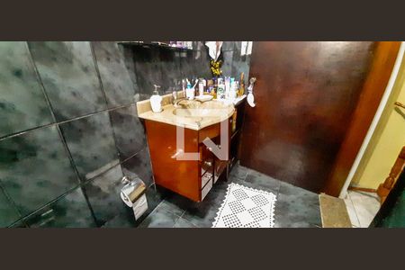 Casa à venda com 241m², 3 quartos e 2 vagasBanheiro da Suíte