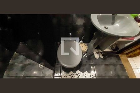 Casa à venda com 241m², 3 quartos e 2 vagasBanheiro Social de Cima