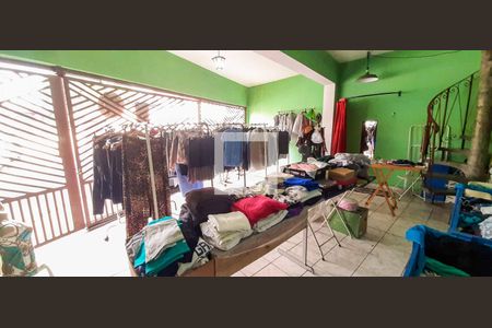 Casa à venda com 241m², 3 quartos e 2 vagasGaragem