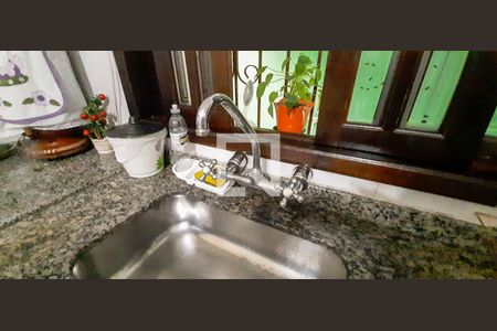 Casa à venda com 241m², 3 quartos e 2 vagasCozinha