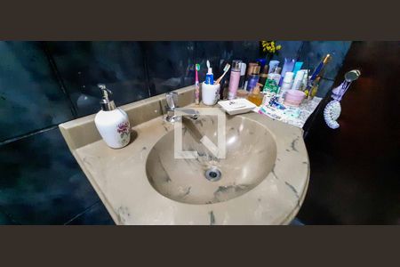 Casa à venda com 241m², 3 quartos e 2 vagasBanheiro da Suíte