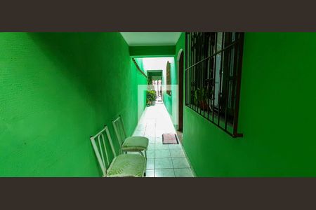 Casa à venda com 241m², 3 quartos e 2 vagasCorredor