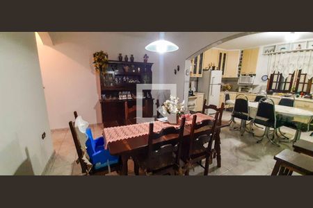 Casa à venda com 241m², 3 quartos e 2 vagasSala de Jantar