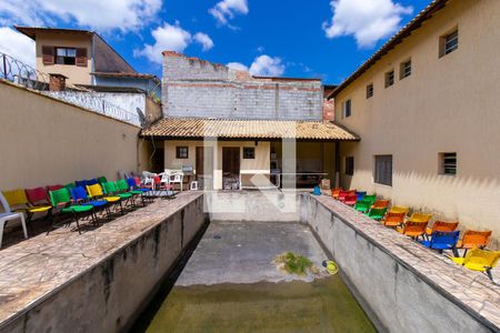 Casa para alugar com 420m², 5 quartos e 5 vagas Casa para alugar com 420m², 5 quartos e 5 vagasÁrea da piscina