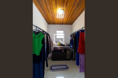 Casa para alugar com 420m², 5 quartos e 5 vagas Casa para alugar com 420m², 5 quartos e 5 vagasCloset da Suíte Master