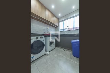 Lavanderia de casa à venda com 3 quartos, 135m² em Bosque da Saúde, São Paulo
