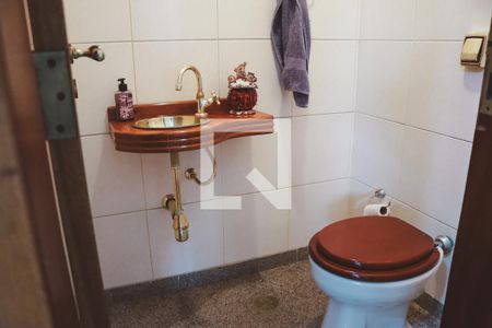 Apartamento para alugar com 175m², 5 quartos e 2 vagas Apartamento para alugar com 175m², 5 quartos e 2 vagasLavabo