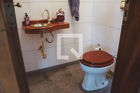 Apartamento para alugar com 175m², 5 quartos e 2 vagas Apartamento para alugar com 175m², 5 quartos e 2 vagasLavabo
