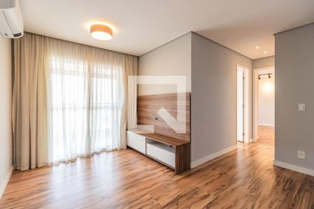 Sala de apartamento à venda com 2 quartos, 60m² em Jardim Tupanci, Barueri