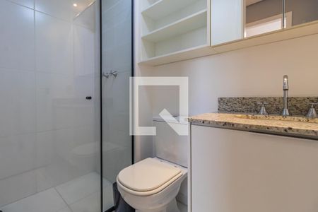 Banheiro Social de apartamento à venda com 2 quartos, 60m² em Jardim Tupanci, Barueri