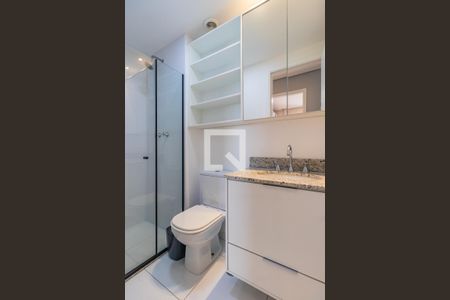 Banheiro Social de apartamento à venda com 2 quartos, 60m² em Jardim Tupanci, Barueri