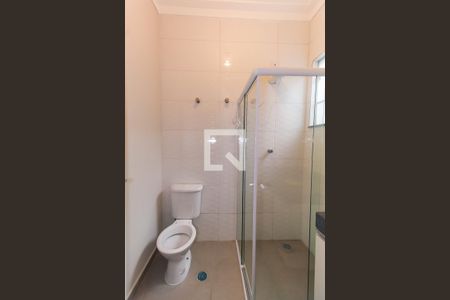 Banheiro de casa de condomínio para alugar com 1 quarto, 38m² em Chácara Mafalda, São Paulo