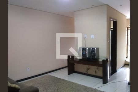 Sala de casa à venda com 3 quartos, 255m² em Industrial, Contagem