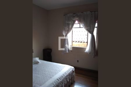 Quarto de casa à venda com 3 quartos, 255m² em Industrial, Contagem