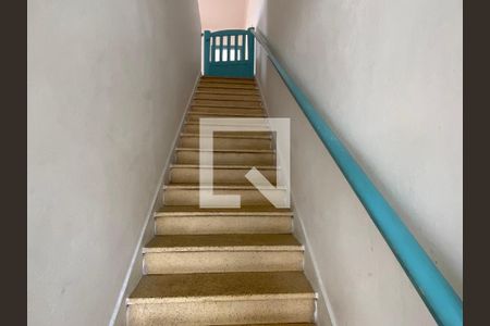 Casa à venda com 50m², 2 quartos e sem vagaEscada