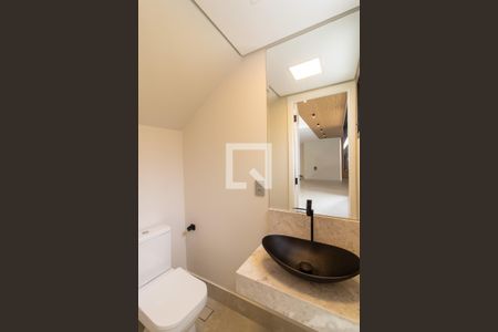 Casa de condomínio à venda com 275m², 3 quartos e 4 vagas Casa de condomínio à venda com 275m², 3 quartos e 4 vagasLavabo