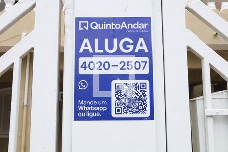 Casa à venda com 110m², 3 quartos e 1 vagaPlaca instalada no portão do imóvel