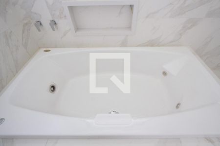 Casa à venda com 950m², 4 quartos e 6 vagasBanheira