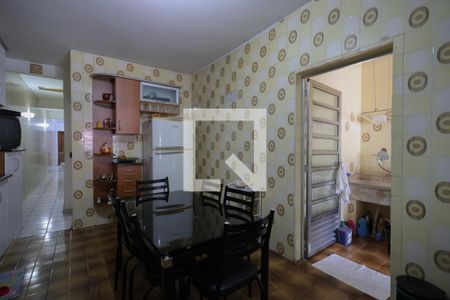 Casa à venda com 230m², 2 quartos e 1 vaga Casa à venda com 230m², 2 quartos e 1 vagaCozinha