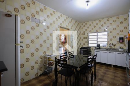 Casa à venda com 230m², 2 quartos e 1 vaga Casa à venda com 230m², 2 quartos e 1 vagaCozinha