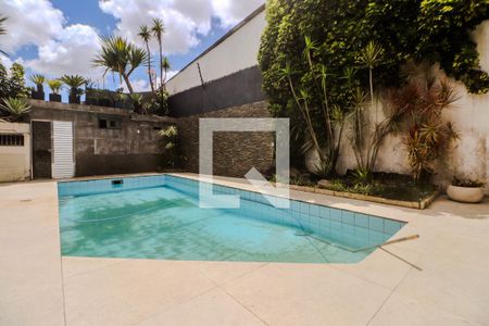 Apartamento para alugar com 150m², 2 quartos e sem vagaÁrea comum - Piscina