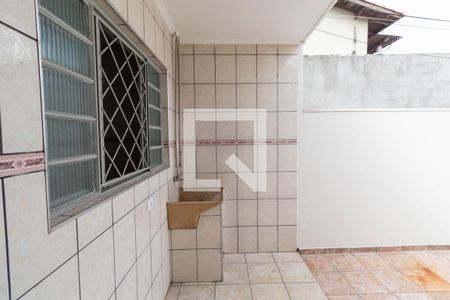 Casa para alugar com 50m², 1 quarto e 2 vagasLavanderia