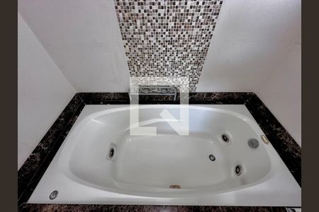 Apartamento à venda com 170m², 3 quartos e 3 vagasBanheiro Suíte 1