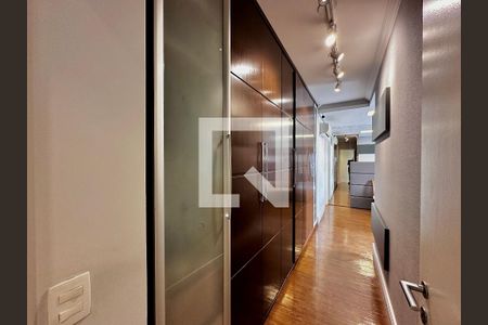 Apartamento à venda com 170m², 3 quartos e 3 vagasCloset Suíte 1