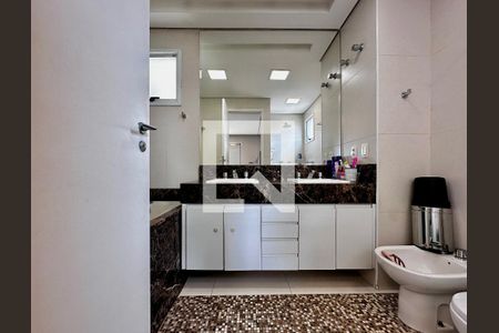 Apartamento à venda com 170m², 3 quartos e 3 vagasBanheiro Suíte 1