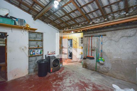 Casa à venda com 200m², 3 quartos e 3 vagasÁrea de Serviço e Depósito