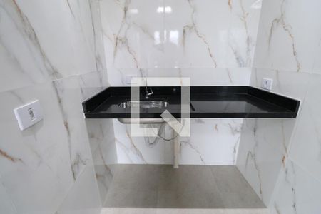 Banheiro de kitnet/studio para alugar com 1 quarto, 18m² em Vila Romana, São Paulo