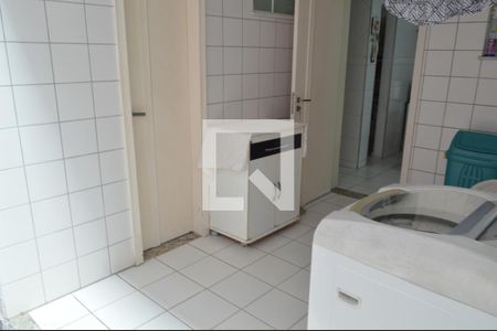 Casa de condomínio à venda com 210m², 4 quartos e 2 vagasÁrea de Serviço