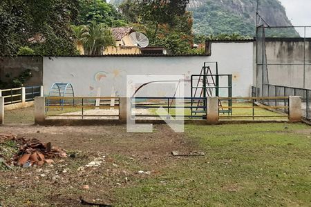 Casa de condomínio à venda com 210m², 4 quartos e 2 vagasÁrea comum - Playground