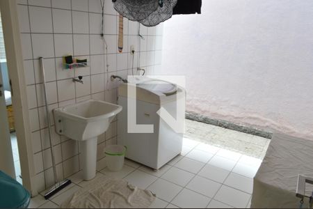 Casa de condomínio à venda com 210m², 4 quartos e 2 vagasÁrea de Serviço