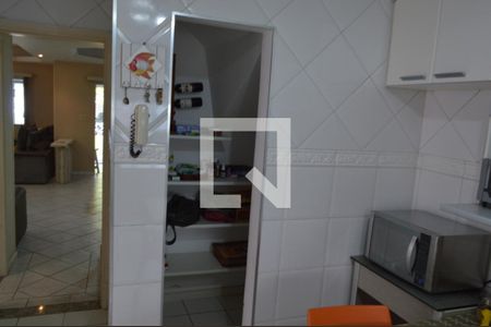 Casa de condomínio à venda com 210m², 4 quartos e 2 vagasDispensa
