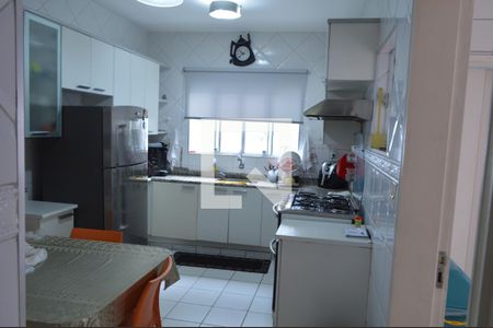 Casa de condomínio à venda com 210m², 4 quartos e 2 vagasCozinha