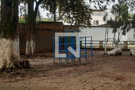 Casa de condomínio à venda com 210m², 4 quartos e 2 vagasÁrea comum - Playground