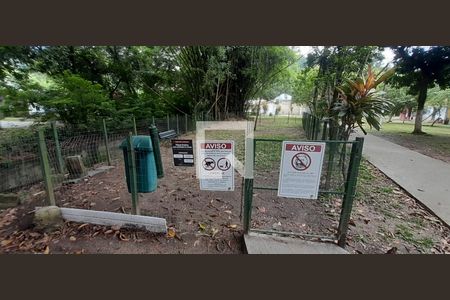 Casa de condomínio à venda com 210m², 4 quartos e 2 vagasEspaço Pet