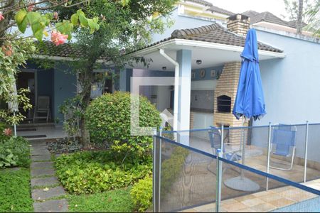 Casa de condomínio à venda com 210m², 4 quartos e 2 vagasÁrea Gourmet