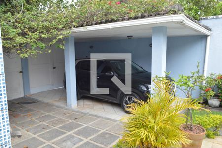 Casa de condomínio à venda com 210m², 4 quartos e 2 vagasGaragem