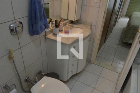 Casa de condomínio à venda com 210m², 4 quartos e 2 vagasBanheiro da Suíte 1