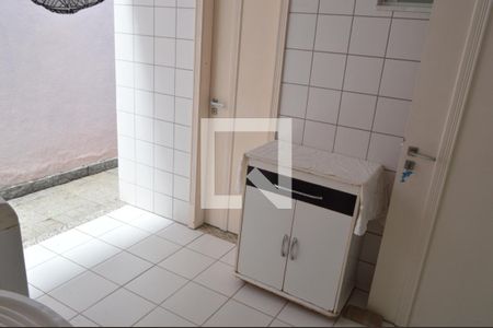 Casa de condomínio à venda com 210m², 4 quartos e 2 vagasÁrea de Serviço