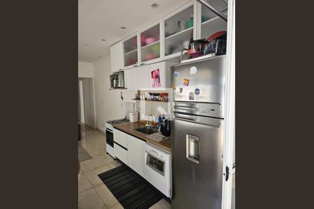 Casa à venda com 125m², 2 quartos e 2 vagas Casa à venda com 125m², 2 quartos e 2 vagasCozinha