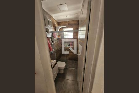 Casa à venda com 125m², 2 quartos e 2 vagas Casa à venda com 125m², 2 quartos e 2 vagasBanheiro