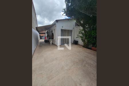 Casa à venda com 125m², 2 quartos e 2 vagas Casa à venda com 125m², 2 quartos e 2 vagasQuintal